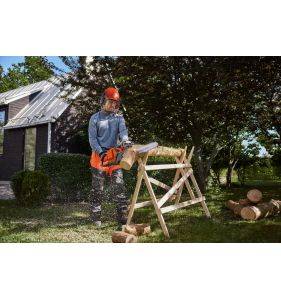 Tronçonneuse Husqvarna 240i​ avec batterie et chargeur